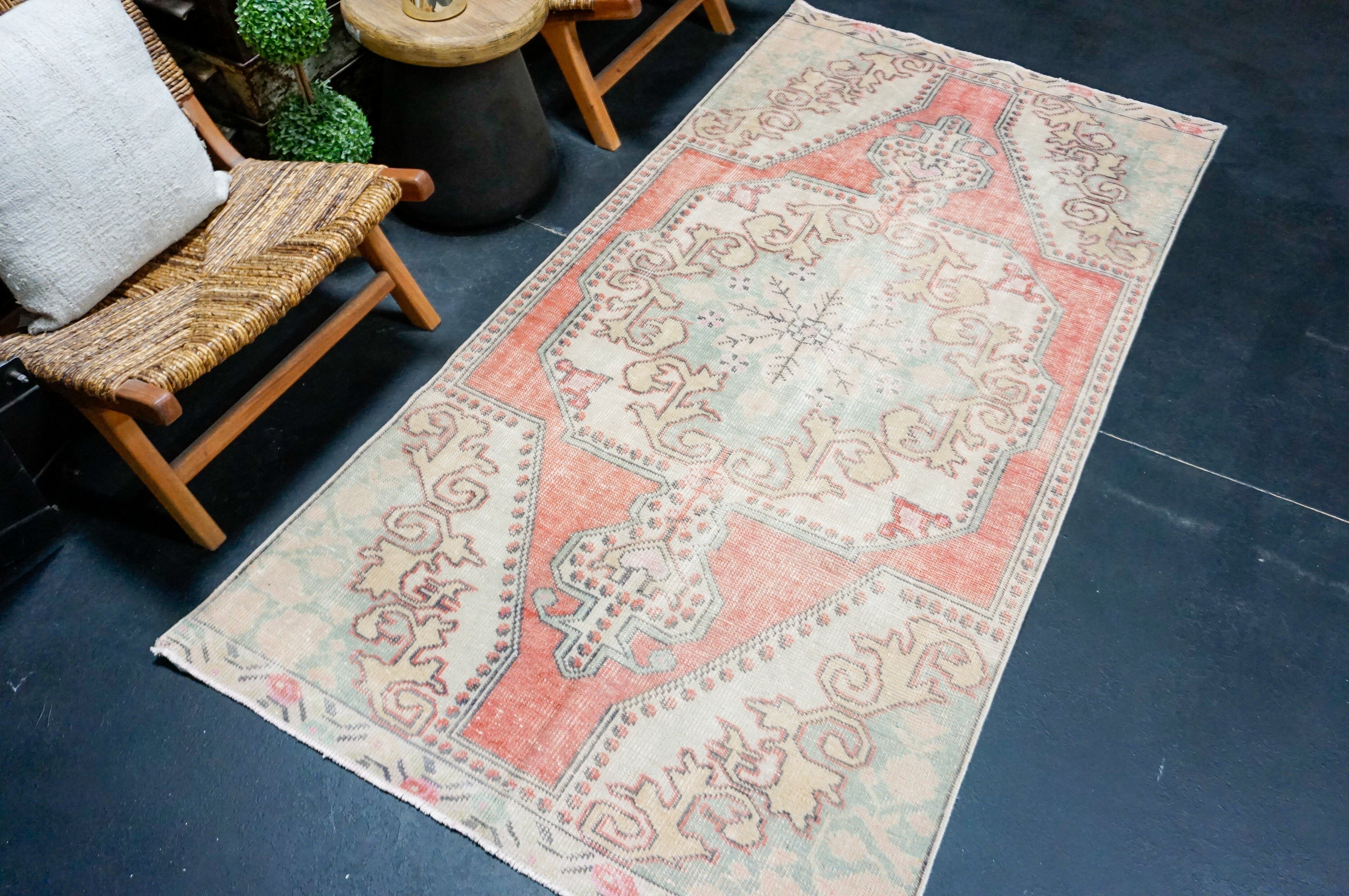 3’10 x 7’8 Vintage Oushak Rug Muted Greige, Blue & Coral '4168 Linda's Barn