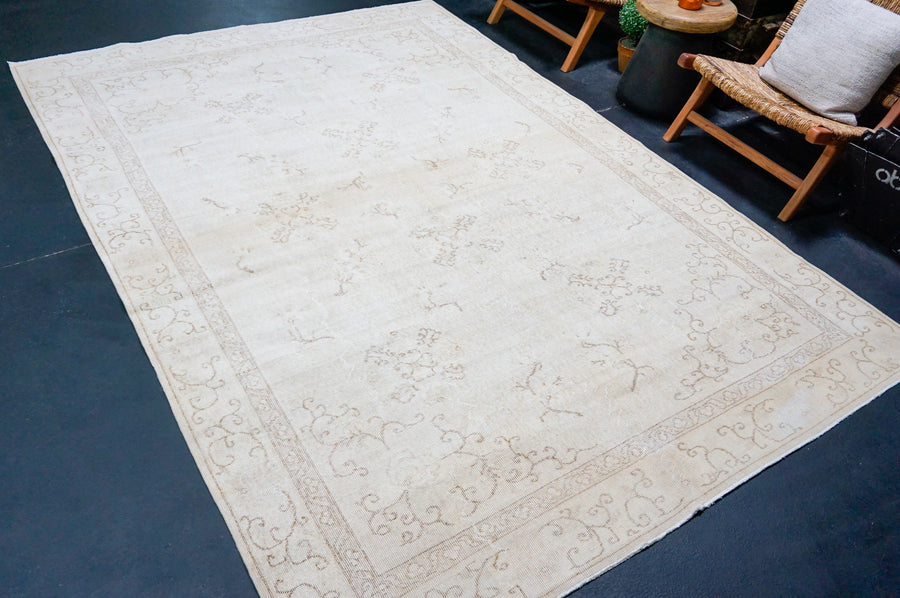 6’8 x 9’11 Vintage Turkish Oushak Rug Beige and Bronze