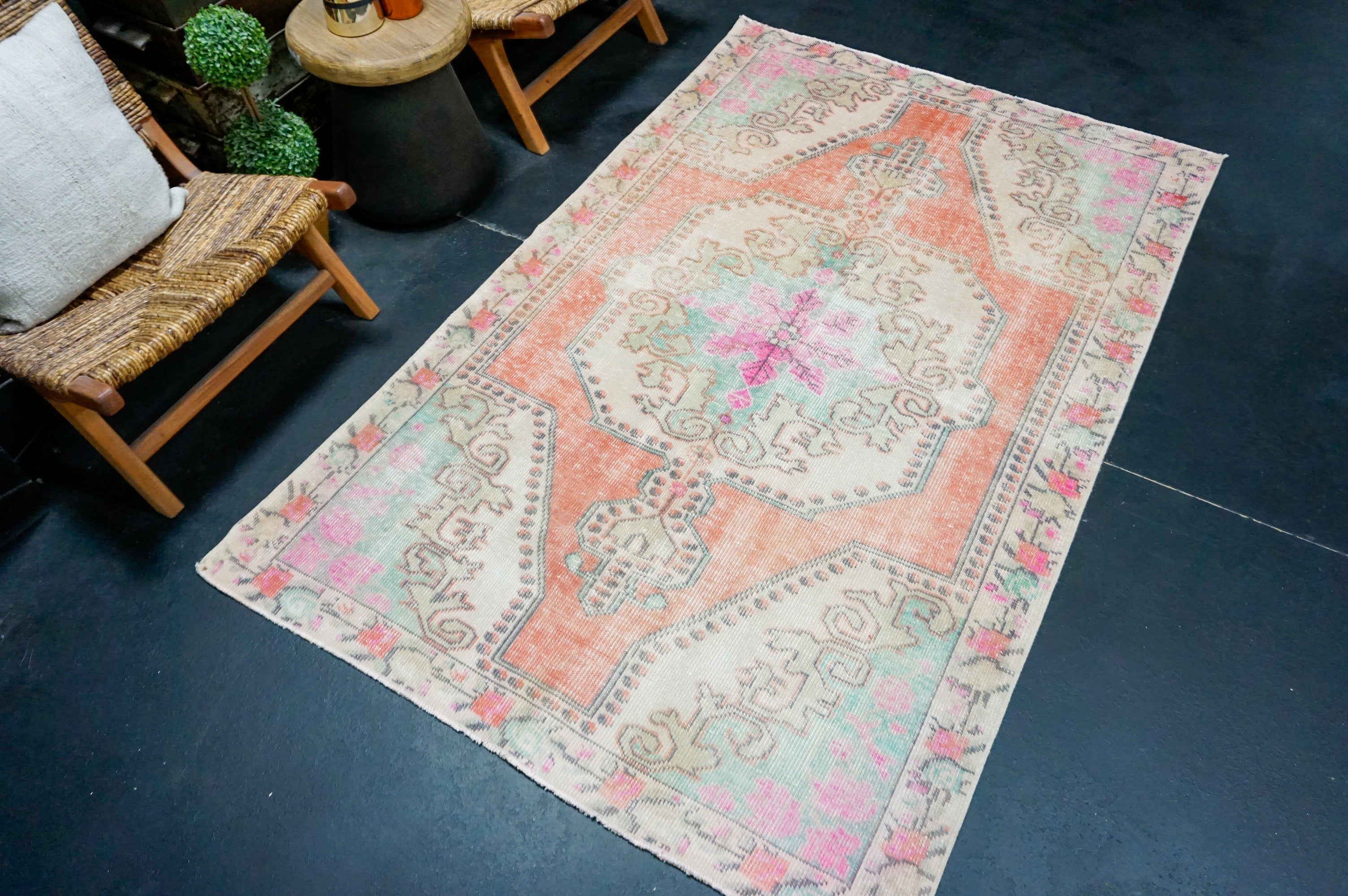 4’7 x 7’3 Vintage Oushak Rug Muted Aqua Blue, Gray & Red '4370 Linda's Barn