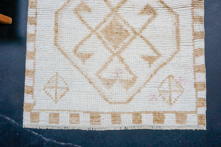 3’3 x 10’10 Vintage Herki Runner Cream & Warm Brown