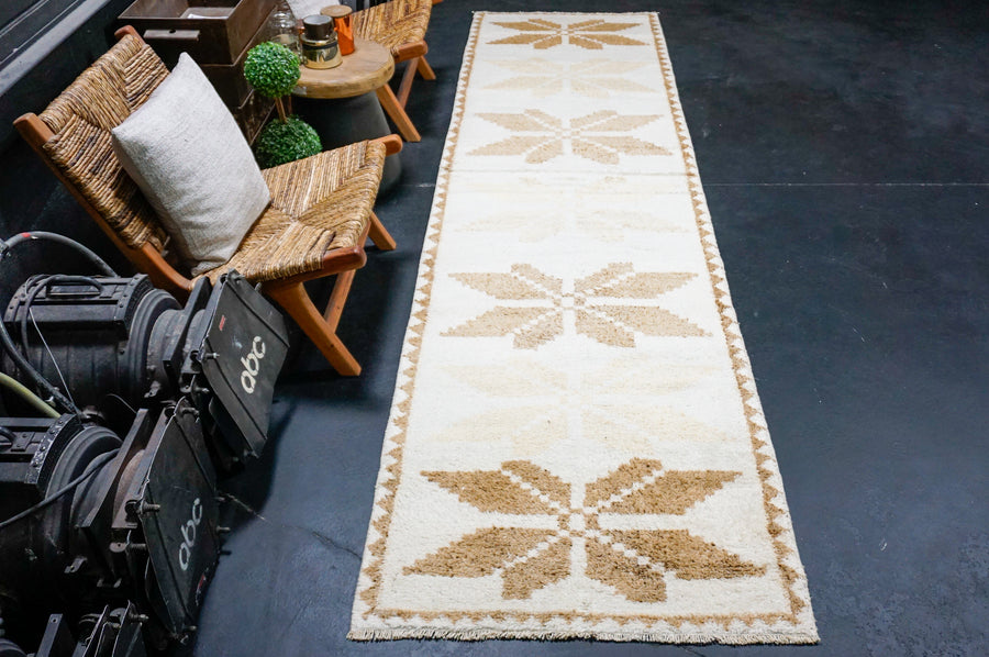 3’1 x 11’10 Vintage Herki Runner Cream, Ecru & Warm Brown