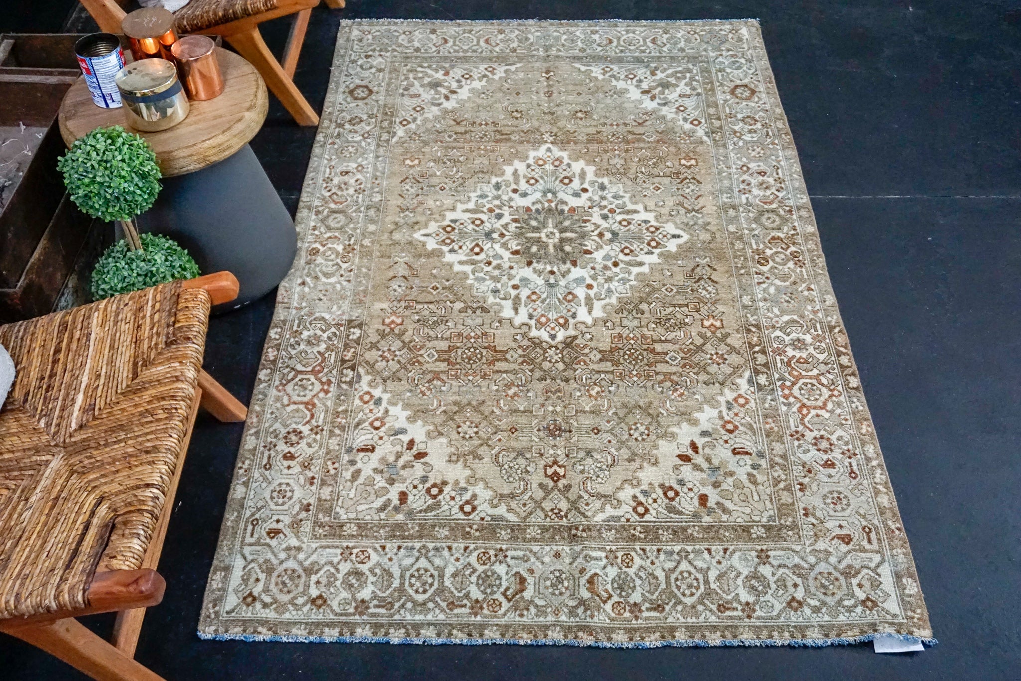4’2 x 6’8 Classic Vintage Rug Muted Beige, Green + Copper Carpet SB '3723 Linda's Barn