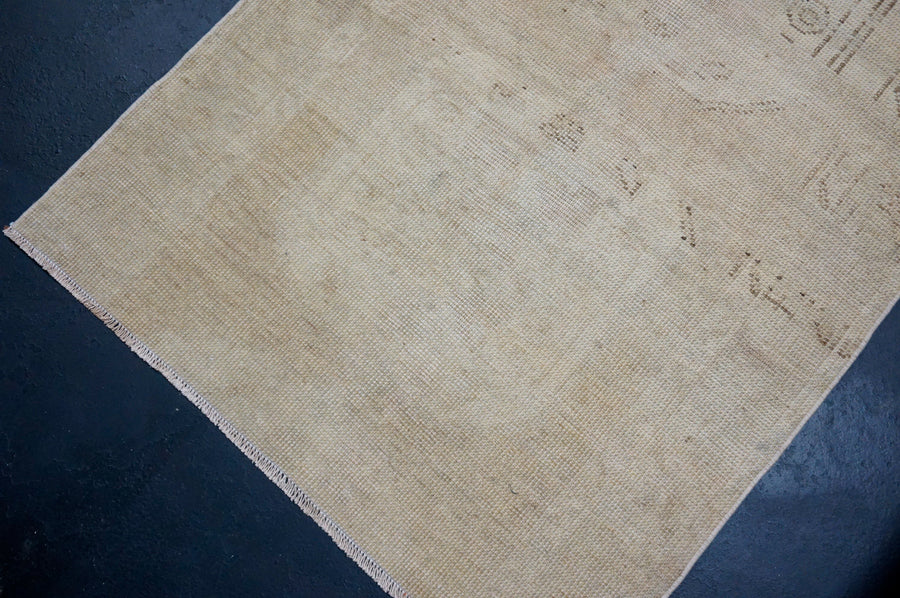 3’1 x 7’4 Classic Vintage Runner Muted Camel Beige + Brown