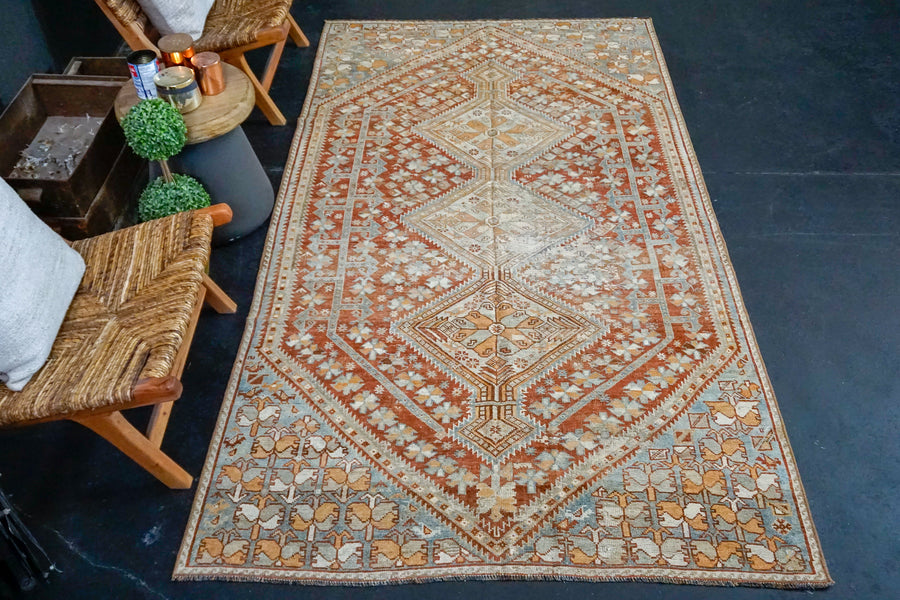5’ x 9’ Classic Vintage Rug Muted Salmon, Copper + Blue Carpet