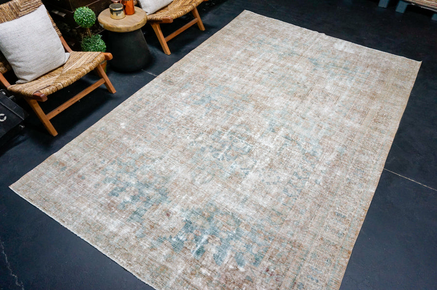 6’6 x 10’4 Classic Vintage Rug Muted Mocha & Turquoise Blue