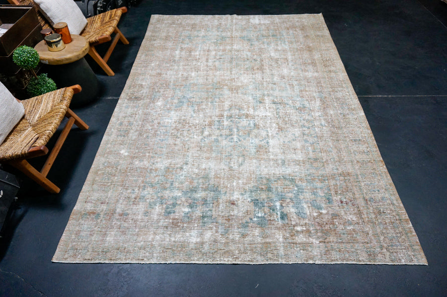 6’6 x 10’4 Classic Vintage Rug Muted Mocha & Turquoise Blue