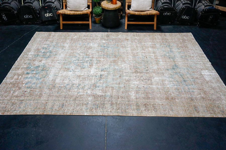 6’6 x 10’4 Classic Vintage Rug Muted Mocha & Turquoise Blue