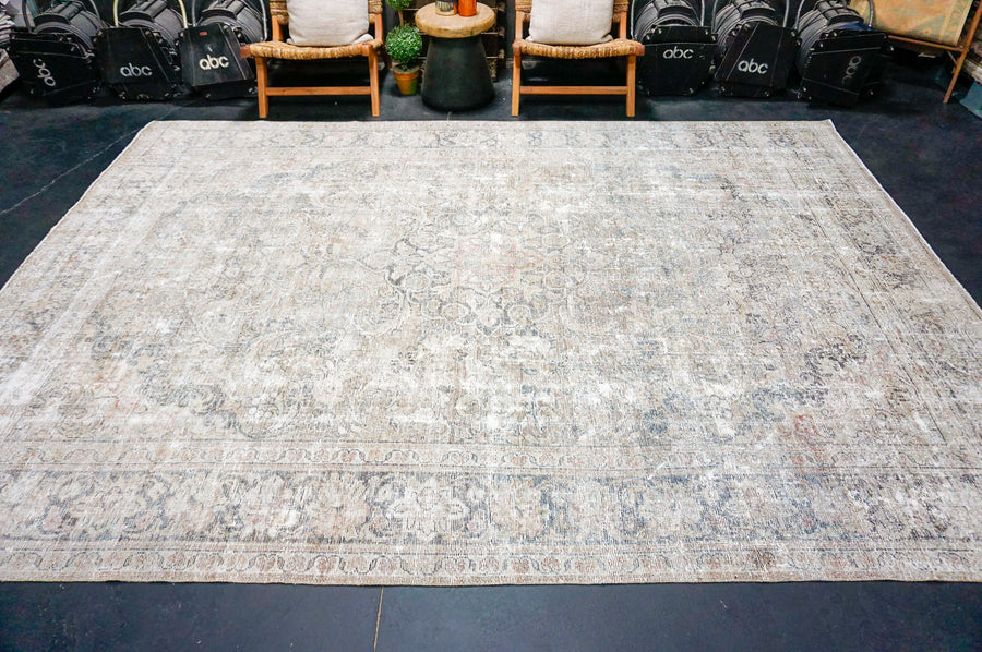 8’4 x 11’8 Classic Antique Rug Muted Gray, Black & Brass