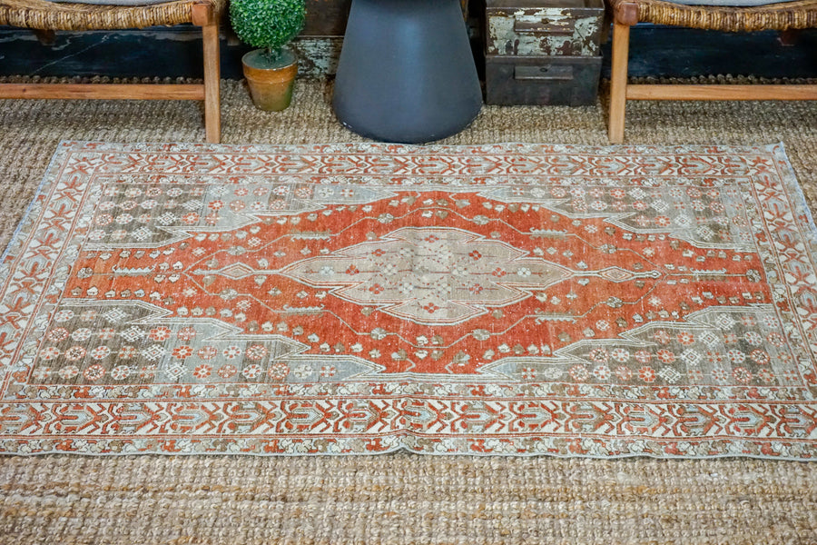 4’1 x 6’1 Classic Vintage Rug Muted Rust, Beige, Cream + Gray Carpet