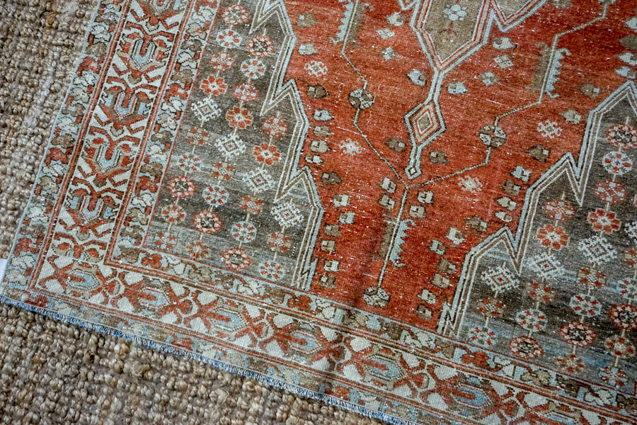 4’1 x 6’1 Classic Vintage Rug Muted Rust, Beige, Cream + Gray Carpet