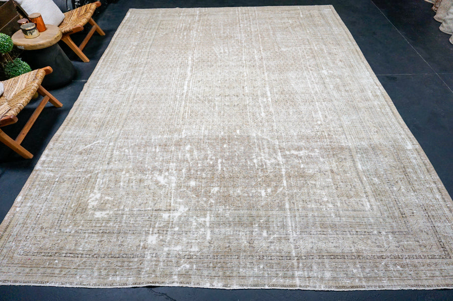 9’ x 12’3 Classic Vintage Malayer Greige, Camel & Sage Green