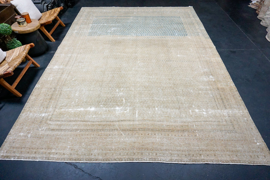 8’8 x 12’5 Classic Antique Mahal Rug Muted  Midnight Blue, Gray & Camel