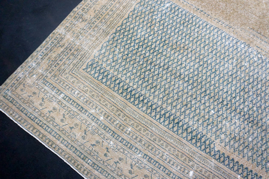 8’8 x 12’5 Classic Antique Mahal Rug Muted  Midnight Blue, Gray & Camel