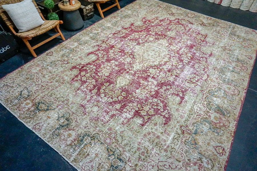 10’ x 13’11 Classic Vintage Rug Muted Wine, Beige + Green 60’s Carpet