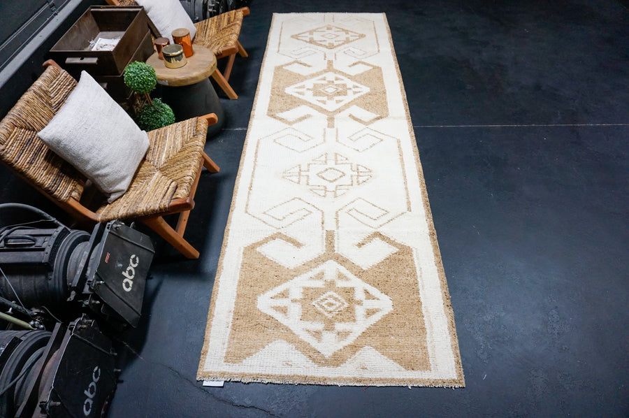 3’6 x 11’ Vintage Herki Runner Cream & Light Warm Brown