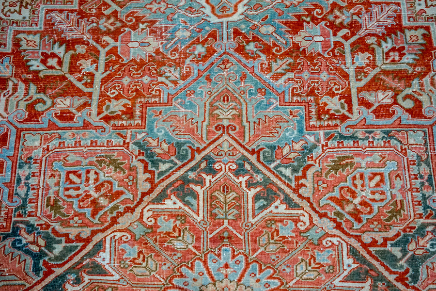 9’10 x 13’5 Classic Vintage Rug Muted Red, Cream, Gray + Blue Carpet