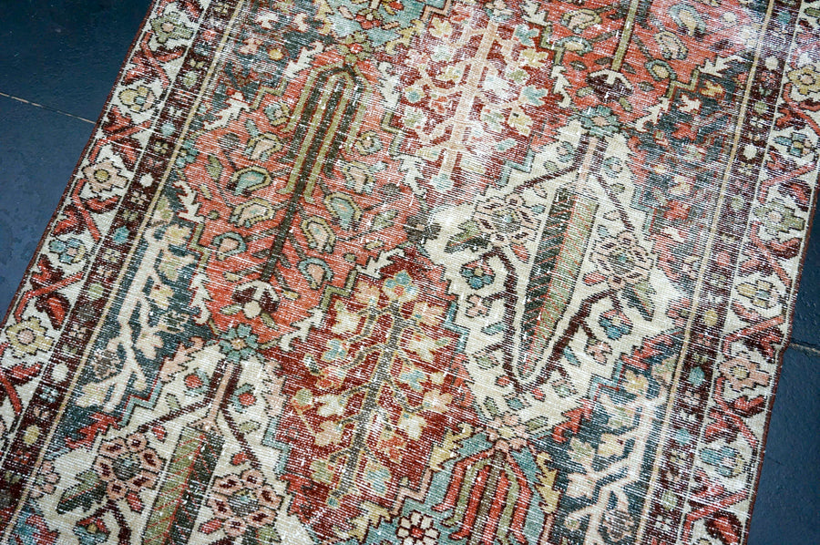 4’4 x 6’10 Classic Vintage Rug Muted Blues, Bone & Reds