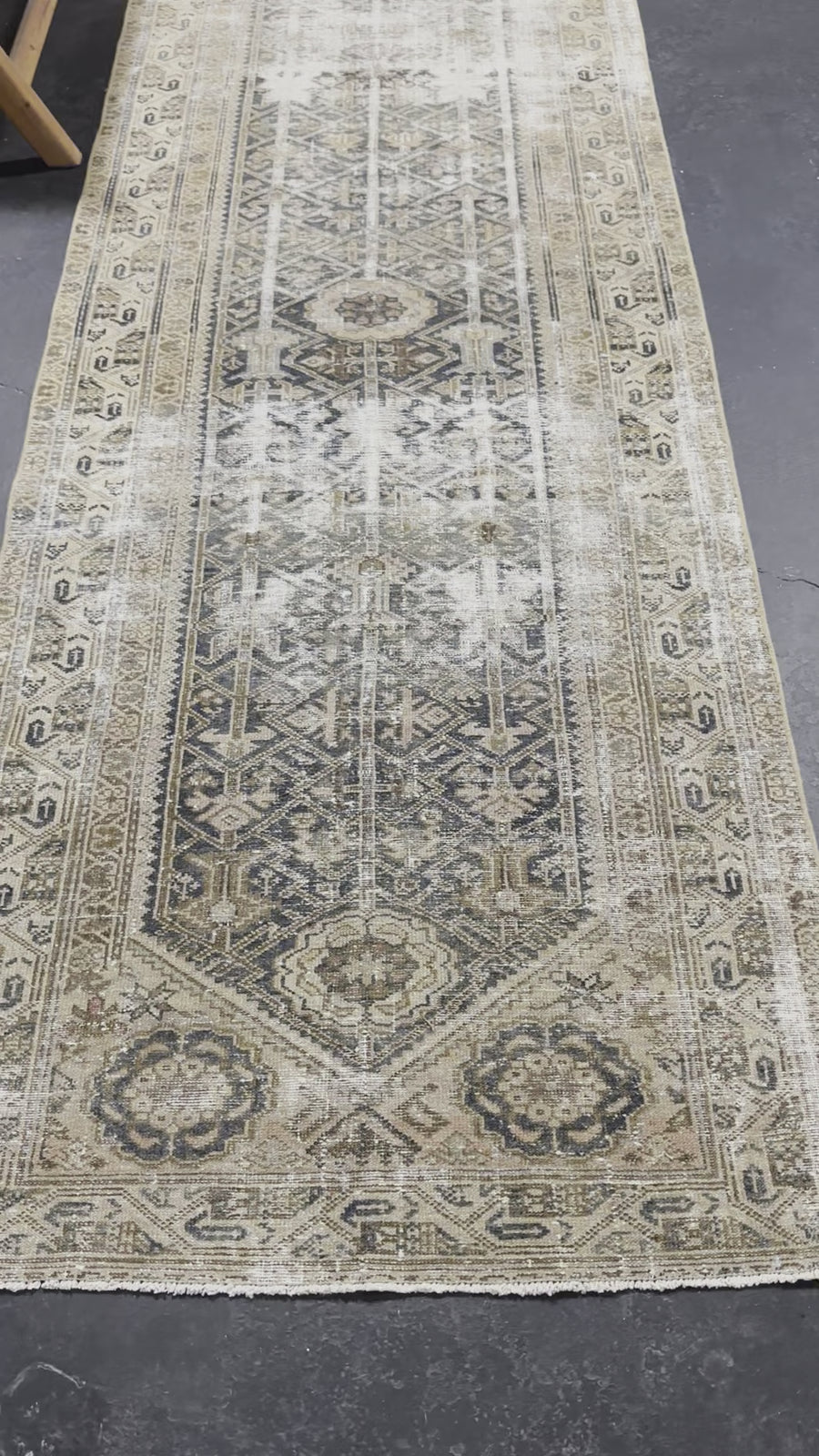3’1 x 16’6 Classic Antique Runner Muted Black, Taupe & Gray