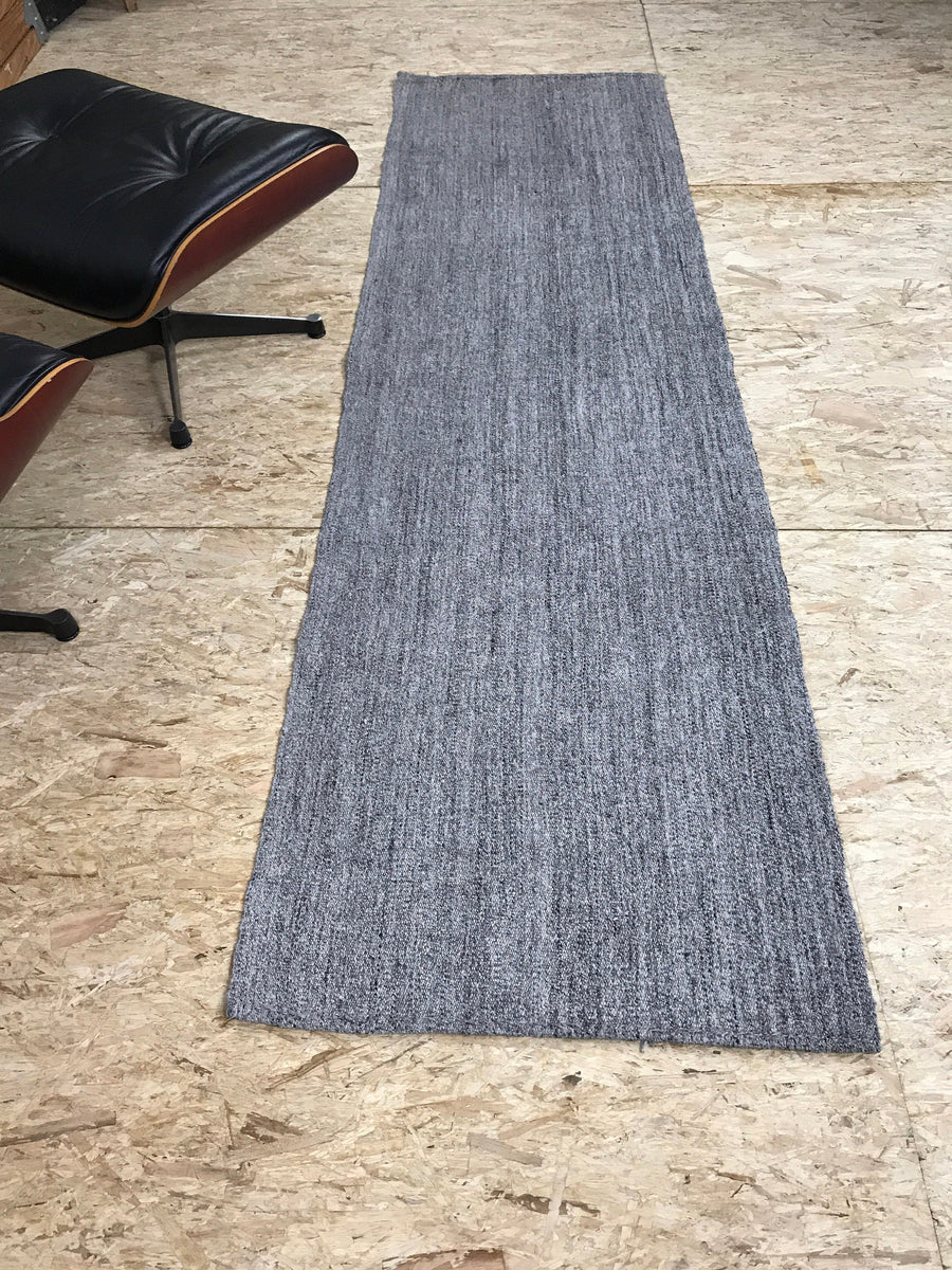 3x9 MCM Runner Gray & Black Tweed