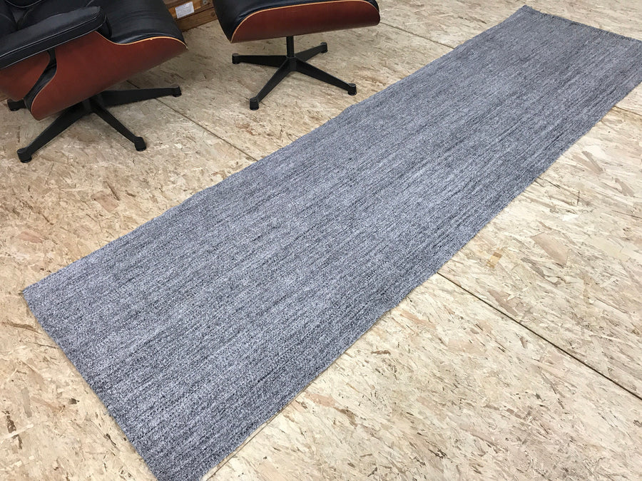 3x9 MCM Runner Gray & Black Tweed