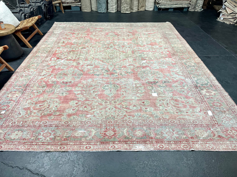 9’2 x 11’5 Classic Antique Rug Muted Red, Clay & Ecru
