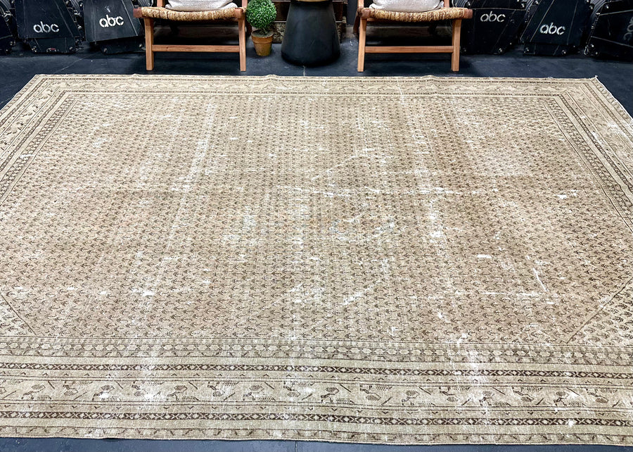 8’1 x 11’8 Classic Vintage Rug Muted Camel Beige, Bronze & Sage
