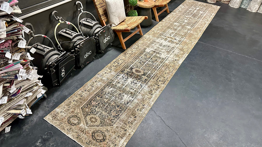 3’1 x 16’6 Classic Antique Runner Muted Black, Taupe & Gray
