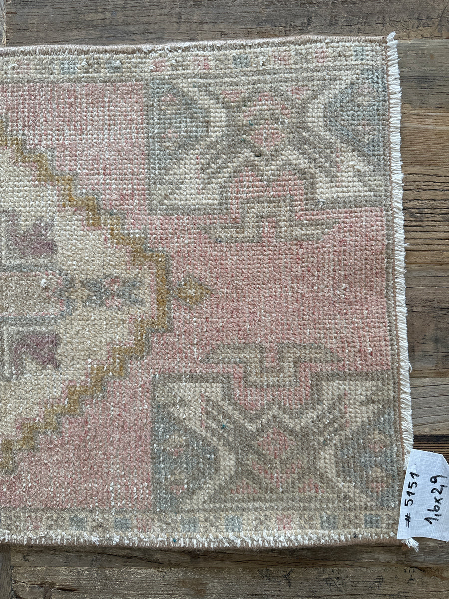 1’6 x 2’9 Turkish Rug Very Muted Pink, Beige + Gray