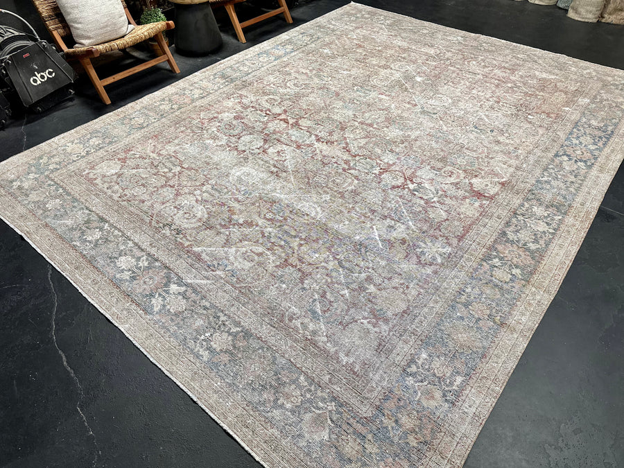 9’4 x 12’6 Classic Antique Rug Muted Gray, Red & Blue