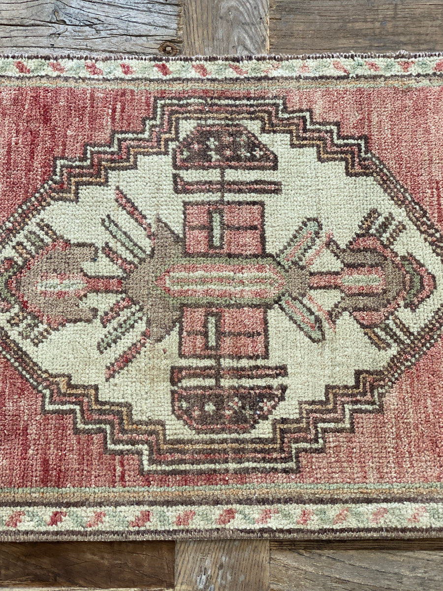 1’5 x 3’5 Vintage Oushak Runner Muted Brick, Vanilla & Brown