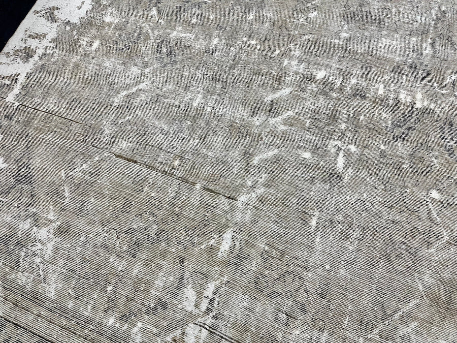 9’ x 11’10” Classic Vintage Rug Muted Gray + Chocolate