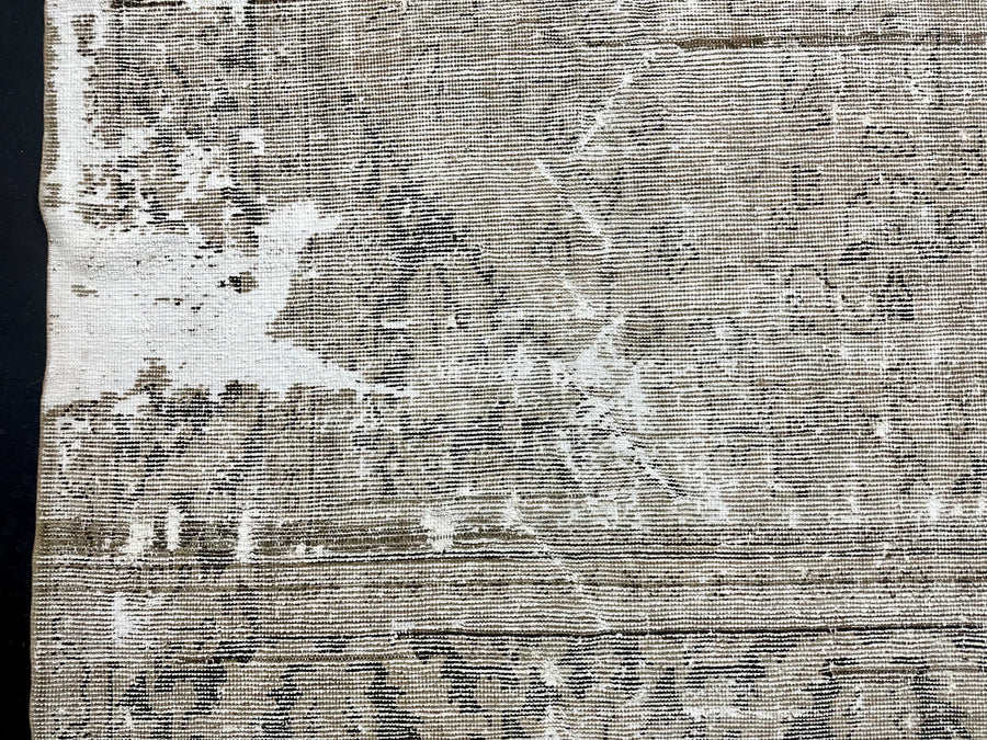 9’ x 11’10” Classic Vintage Rug Muted Gray + Chocolate