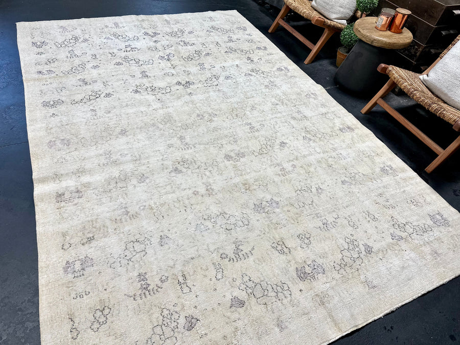 6’9 x 10’ Vintage Oushak Rug Muted Beige & Lilac