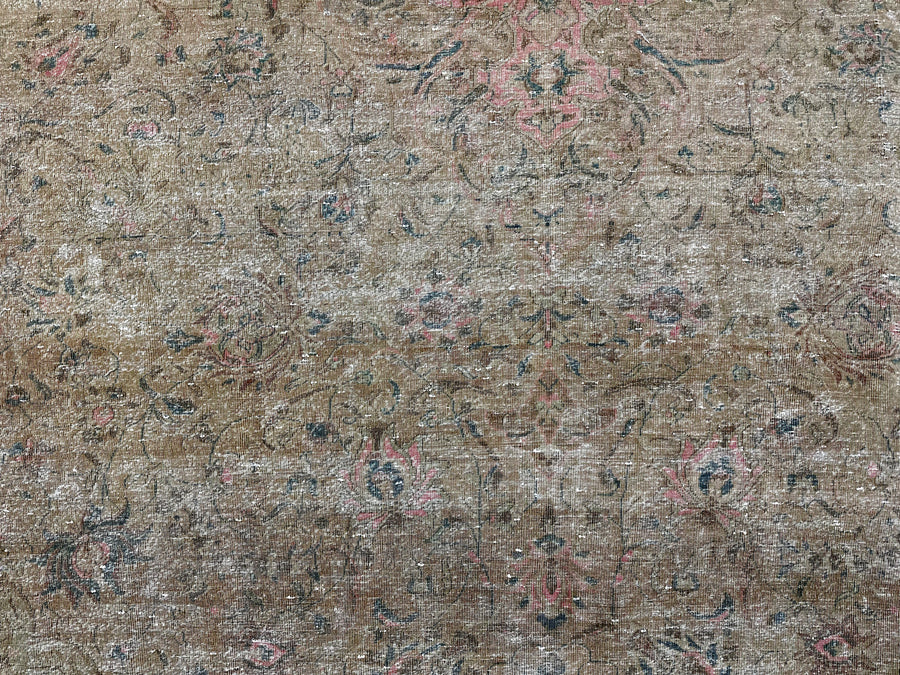 9’10 x 12’8 Classic Vintage Rug Warm Beige, Teal & Pink