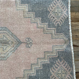 1’6 x 3’4 Vintage Turkish Oushak Mat Muted Pale Pink & Gray '4859