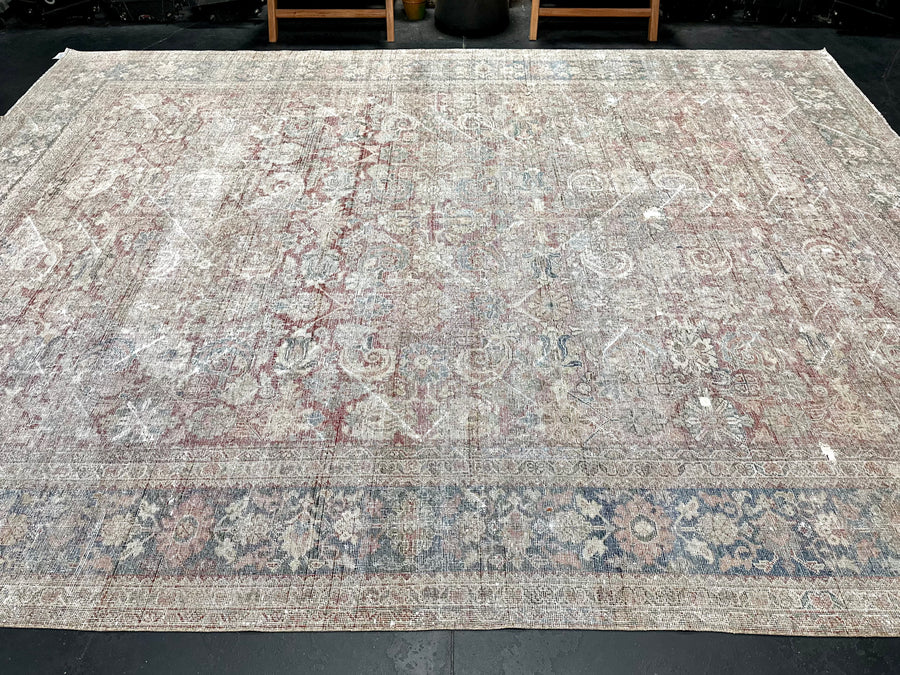 9’4 x 12’6 Classic Antique Rug Muted Gray, Red & Blue