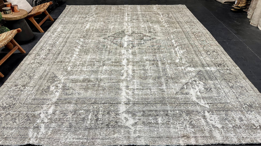 9’10 x 13’6 Classic Antique Sultanabad Rug Muted Gray, Brown + Seafoam Green