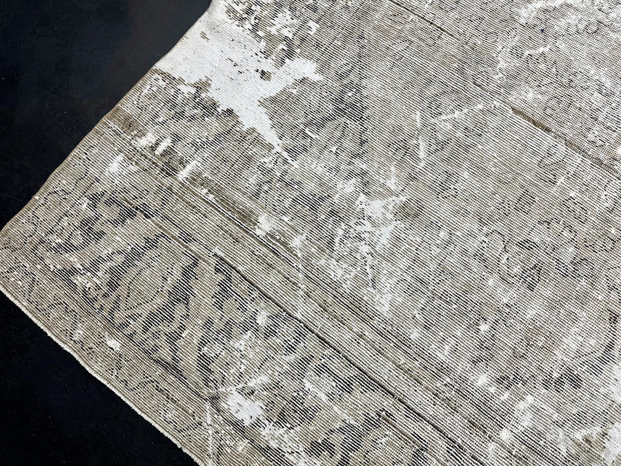9’ x 11’10” Classic Vintage Rug Muted Gray + Chocolate