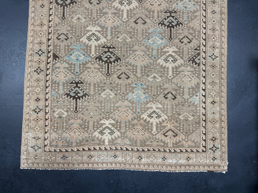 3’7 x 6’8 Classic Antique Rug Muted Taupe, Camel & Blue