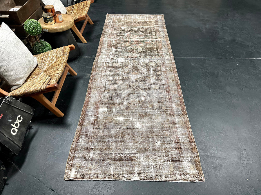 3’4 x 9’7 Classic Vintage Runner Muted Brown, Periwinkle & Pink SB