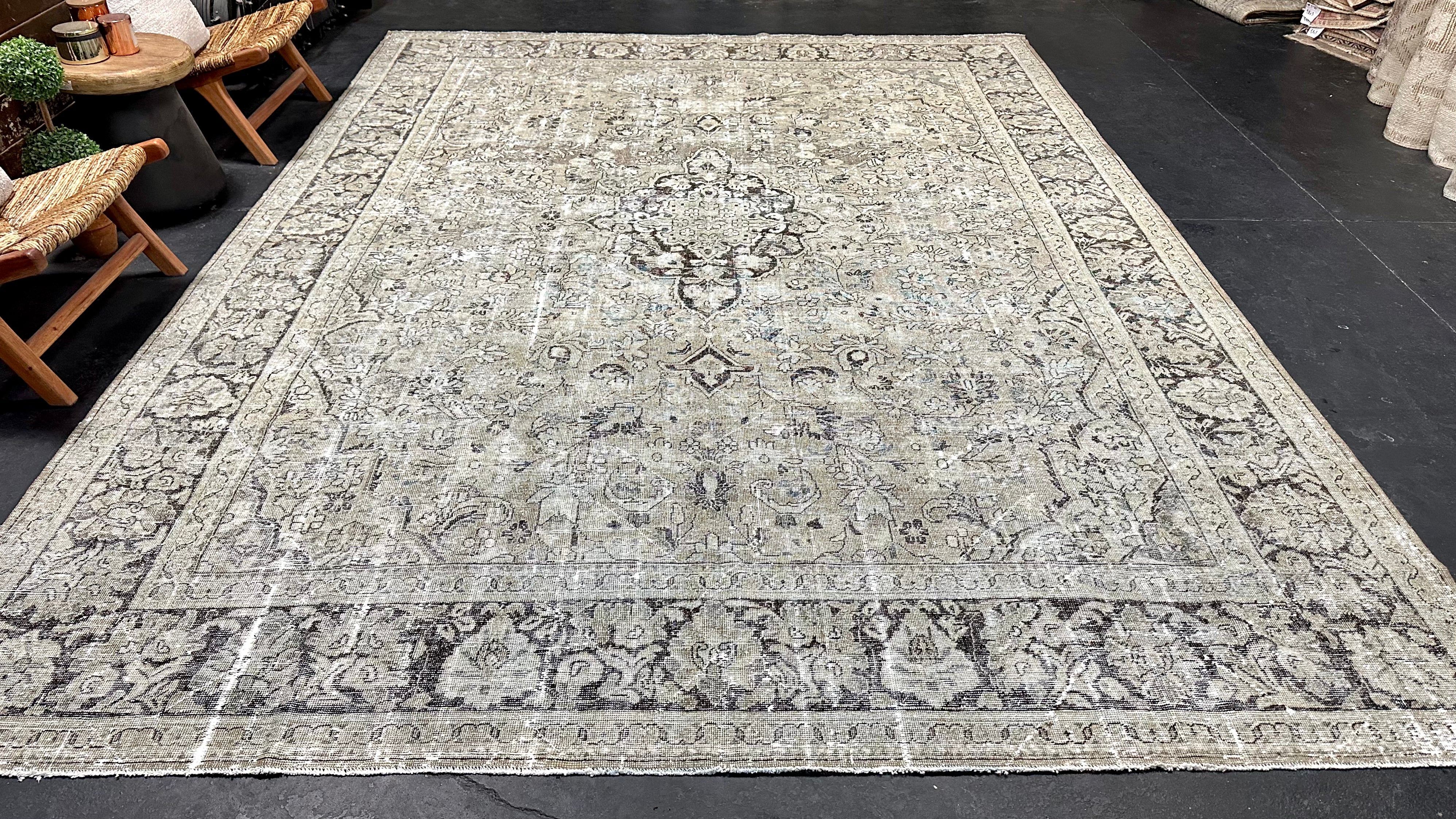 Muted Grey Rug 9’5 x 12’9 Classic Antique Rug Muted Black, Sage & Gray '5331 – Linda's ...