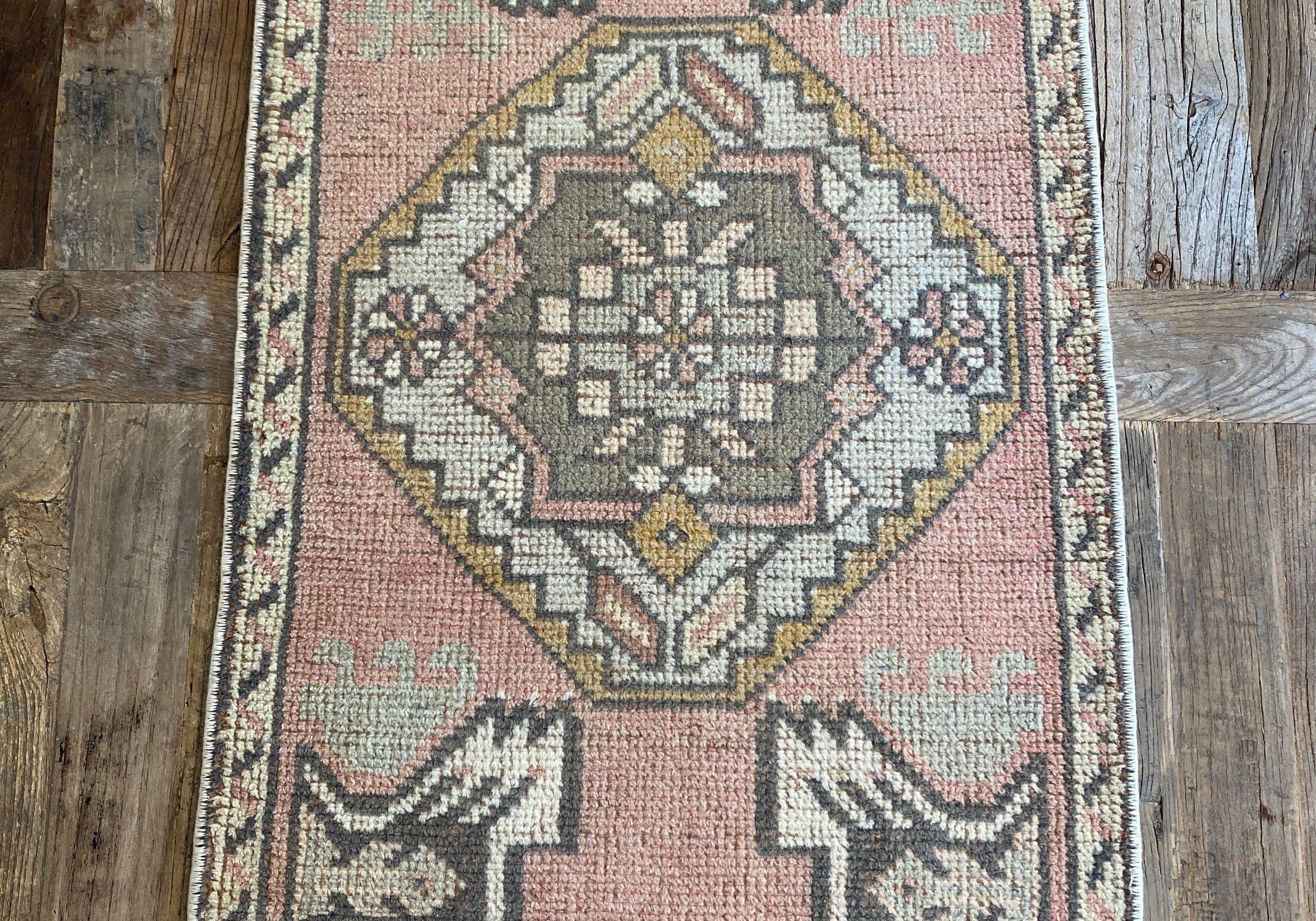 1’8 x 3’1 Vintage Oushak Mat Muted Pink, Olive + Cream '4565 Linda's Barn