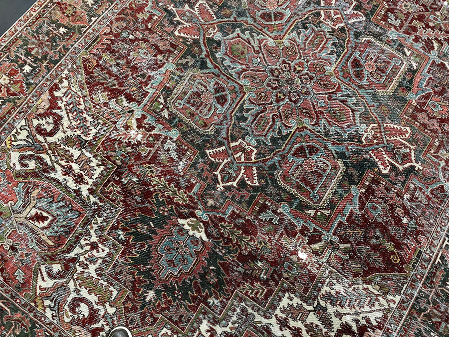 8’7 x 11’5 Classic Vintage Rug Muted Reds, Blues, Greens