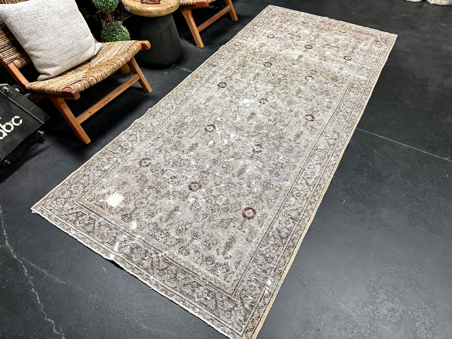 4’2 x 9’10 Classic Vintage Rug Muted Greige, Clay Green & Burgundy SB