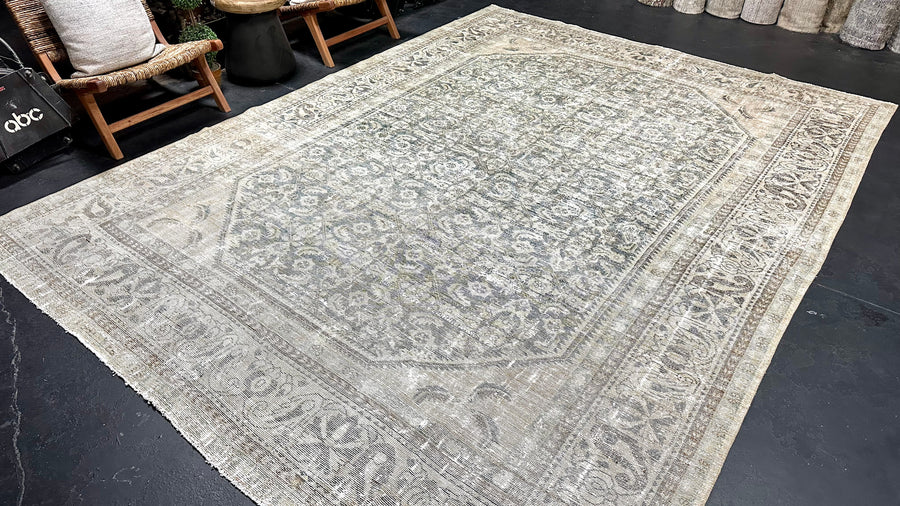 8’10 x 11’10 Classic Antique Rug Muted Beige, Forest Green & Camel Brown