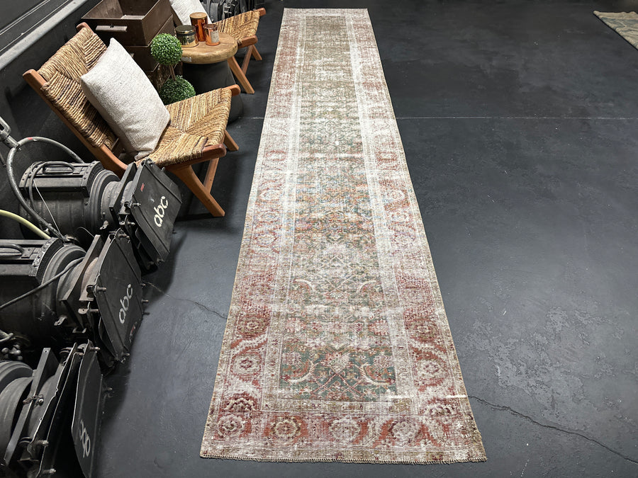 2’11 x 14’9 Classic Antique Runner Muted Clay Green, Gray & Bittersweet Red SB