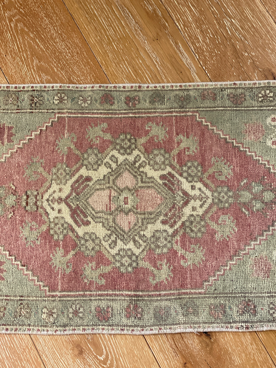 1’9 x 3’7 Vintage Oushak Mat Muted Wine, Sage & Vanilla
