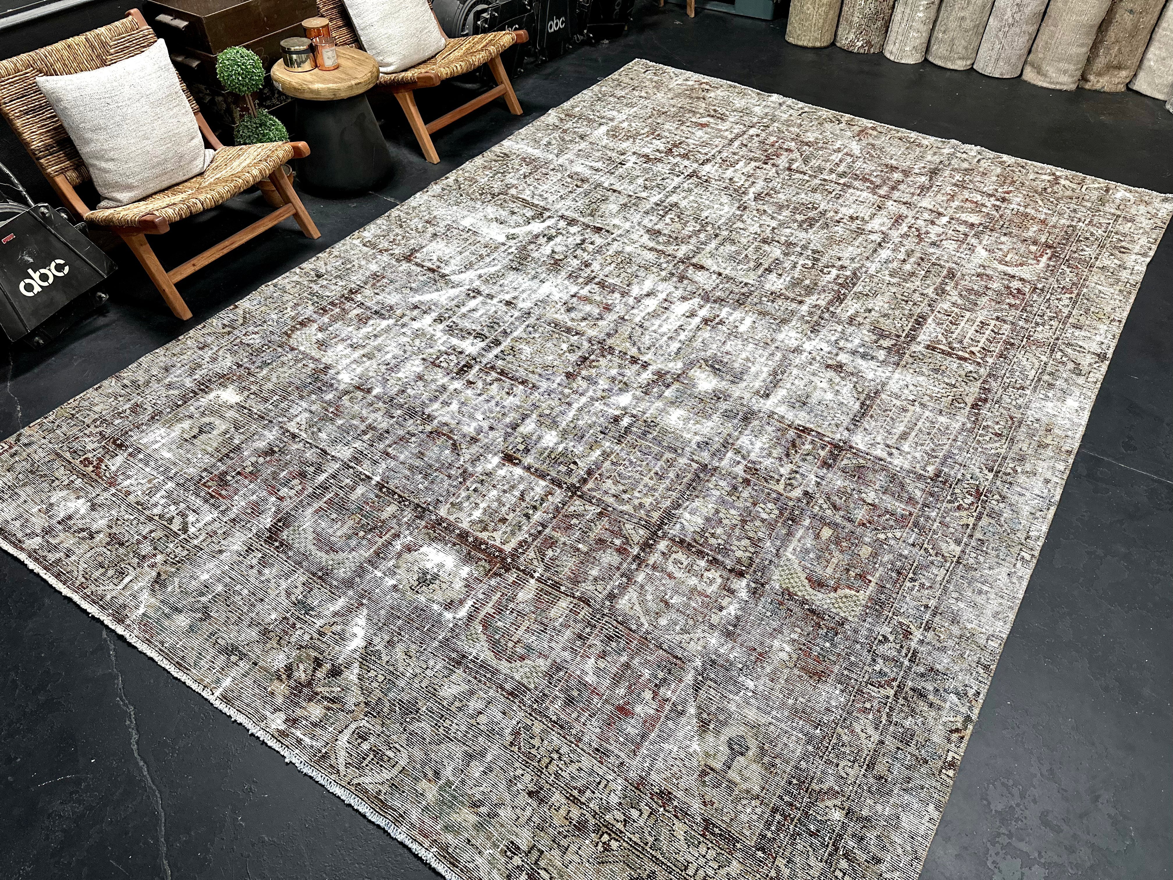 8’8 x 12’5 Classic Vintage Rug Muted Wine, Blues, Greens '5088 Linda's Barn