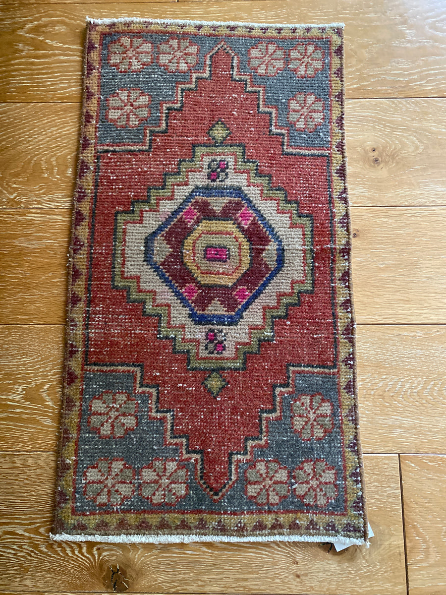 19” x 34” Vintage Turkish Oushak Mat Rug Yastik 70's Small Carpet Muted Red, Gray & Gold