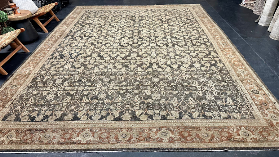 10’7 x 13’8 Classic Antique Rug Muted Black, Gray & Copper